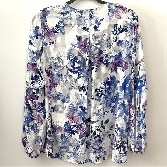 Printed floral and lace tunic - Picture 2 of 7